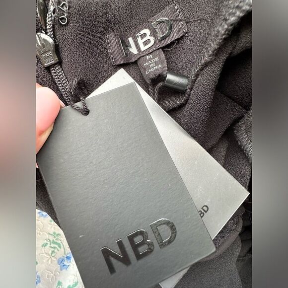 NWT NBD Revolve Prosecco jumpsuit IN BLACK WIDE STRAIGHT LEG OPEN BACK size M - Picture 3 of 7